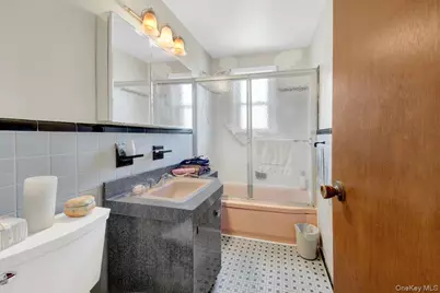 561 Logan Avenue, Bronx, NY 10465 - Photo 19