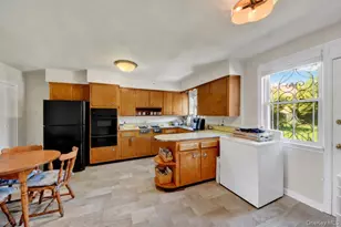 561 Logan Ave, Bronx, NY 10465 - Photo 13