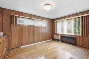 75 Stratford Ave, Garden City, NY 11530 - Photo 13