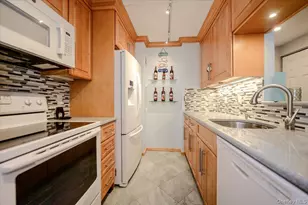 750 W Broadway, Long Beach, NY 11561 - Photo 9