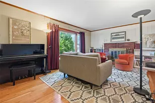2595 Yorktown St, Oceanside, NY 11572 - Photo 7