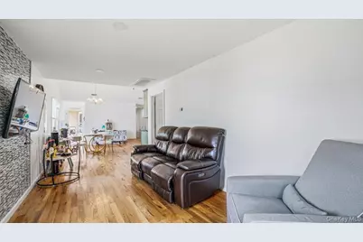 3093 Royal Avenue, Oceanside, NY 11572 - Photo 3