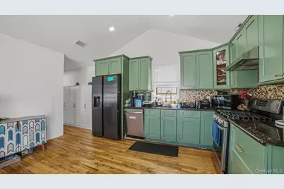 3093 Royal Avenue, Oceanside, NY 11572 - Photo 9