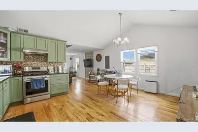 3093 Royal Avenue, Oceanside, NY 11572 - Photo 7