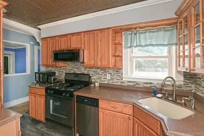 2478 S Saint Marks Avenue, Bellmore, NY 11710 - Photo 17