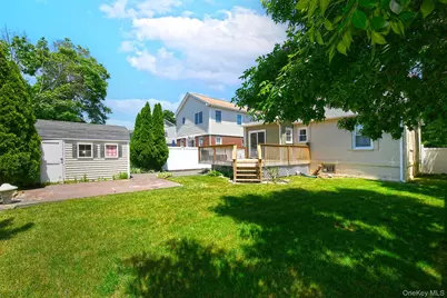 2478 S Saint Marks Avenue, Bellmore, NY 11710 - Photo 27