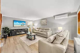 20-59 33rd St, Astoria, NY 11105 - Photo 5