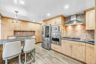 20-59 33rd St, Astoria, NY 11105 - Photo 7