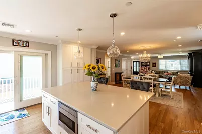 19 Pershing Avenue, Babylon, NY 11702 - Photo 9