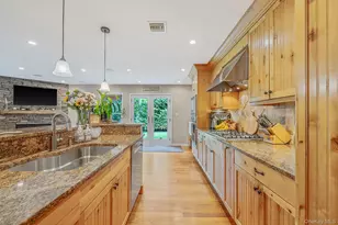 10 Radcliff Blvd, Glen Head, NY 11545 - Photo 13