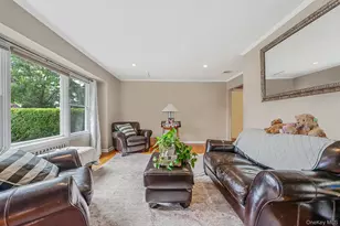 10 Radcliff Blvd, Glen Head, NY 11545 - Photo 9