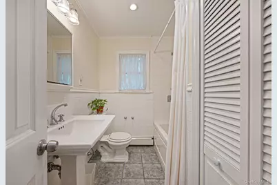10 Radcliff Boulevard, Glen Head, NY 11545 - Photo 27