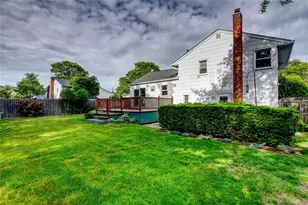 714 Tanglewood Rd, West Islip, NY 11795 - Photo 23