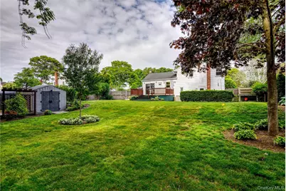 714 Tanglewood Road, West Islip, NY 11795 - Photo 27