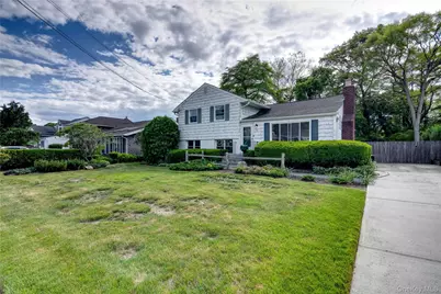 714 Tanglewood Road, West Islip, NY 11795 - Photo 3