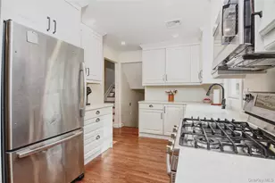 714 Tanglewood Rd, West Islip, NY 11795 - Photo 11