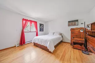 202 Waverly Ave, Medford, NY 11763 - Photo 5