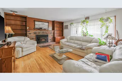 202 Waverly Avenue, Medford, NY 11763 - Photo 21