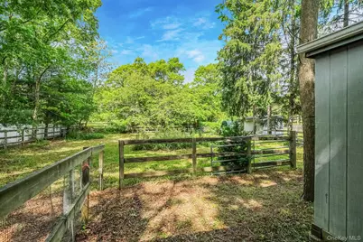 202 Waverly Avenue, Medford, NY 11763 - Photo 41