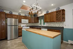 17 Derick Dr, Fishkill, NY 12524 - Photo 9