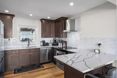 4236 Clarissa Road, Bethpage, NY 11714 - Photo 9