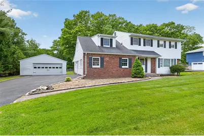 57 Pine Hill Lane, Dix Hills, NY 11746 - Photo 3