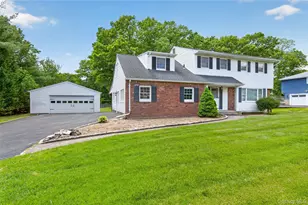 57 Pine Hill Ln, Dix Hills, NY 11746 - Photo 3