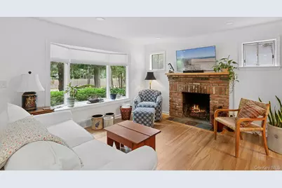 115 W Cove Road, Cutchogue, NY 11935 - Photo 5