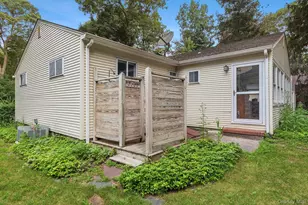 115 W Cove Rd, Cutchogue, NY 11935 - Photo 13