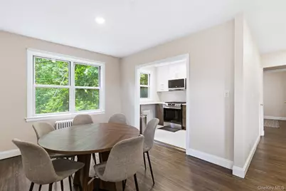 16 Edwards Street #3F, Roslyn Heights, NY 11577 - Photo 3