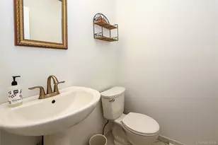 4 Quincy Ln, Smithtown, NY 11787 - Photo 17