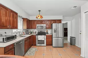 4 Quincy Ln, Smithtown, NY 11787 - Photo 13