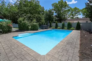 4 Quincy Ln, Smithtown, NY 11787 - Photo 37