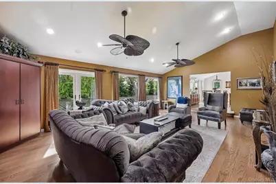 1304 Harbor Road, Hewlett, NY 11557 - Photo 7