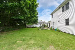 1372 Pine Dr, Bay Shore, NY 11706 - Photo 31