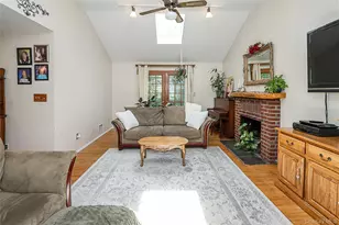 1372 Pine Dr, Bay Shore, NY 11706 - Photo 11