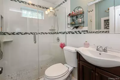 1372 Pine Drive, Bay Shore, NY 11706 - Photo 19