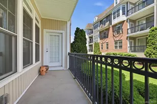 318 Roosevelt Way, Westbury, NY 11590 - Photo 25