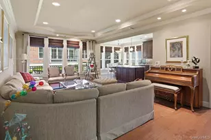 318 Roosevelt Way, Westbury, NY 11590 - Photo 5