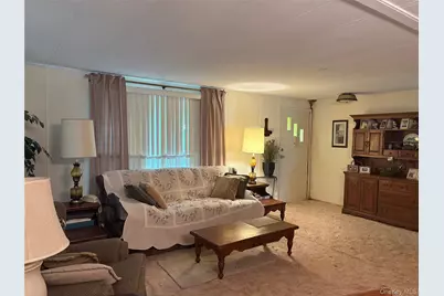 525/123 Riverleigh Ave, Riverhead, NY 11901 - Photo 5