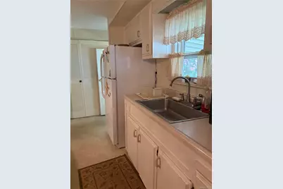 525/123 Riverleigh Ave, Riverhead, NY 11901 - Photo 3