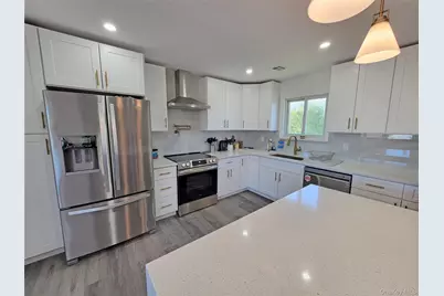 23 Dalny Place, Sayville, NY 11782 - Photo 15