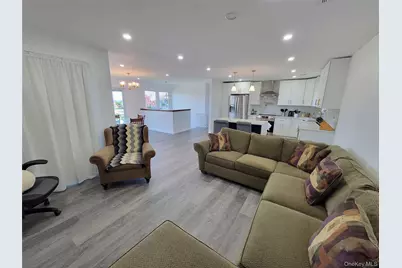 23 Dalny Place, Sayville, NY 11782 - Photo 11