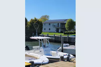 23 Dalny Place, Sayville, NY 11782 - Photo 3