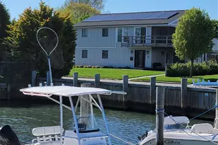 23 Dalny Pl, Sayville, NY 11782 - Photo 3