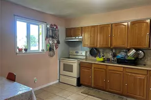 9 Oakley St, Massapequa, NY 11758 - Photo 7