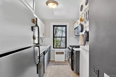 42 Pondfield Road W #4F, Bronxville, NY 10708 - Photo 21