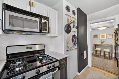 42 Pondfield Road W #4F, Bronxville, NY 10708 - Photo 17
