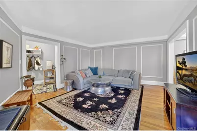 42 Pondfield Road W #4F, Bronxville, NY 10708 - Photo 7