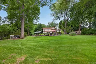 12 Wildwood Dr, Dix Hills, NY 11746 - Photo 33
